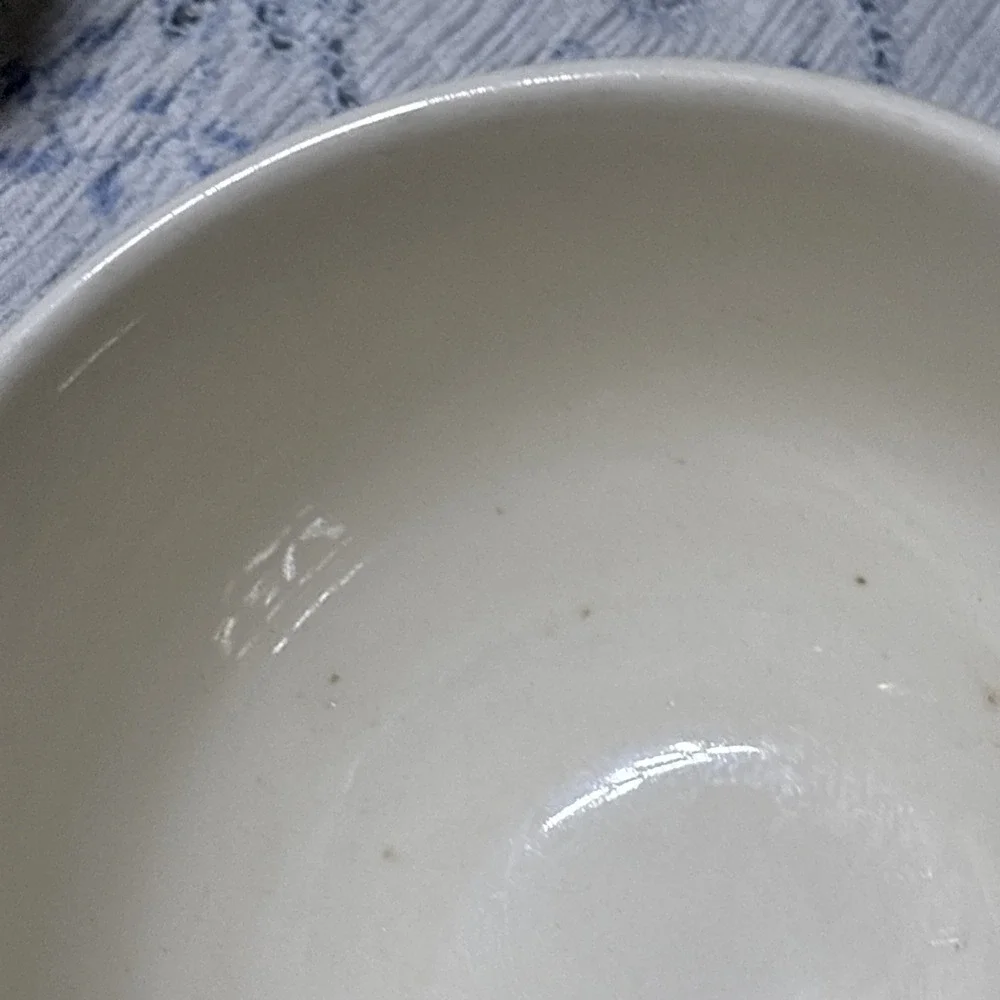 Universal Potteries no chips